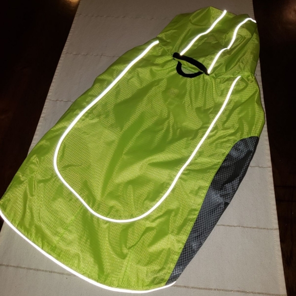 ❤️😍 Host Pick! 🐕❤️  Rain Jacket With Reflective Accents L - Picture 11 of 12